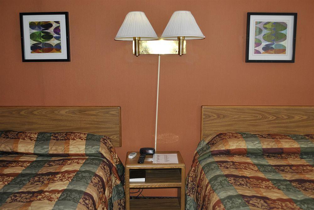 Waconia Inn And Suites Ngoại thất bức ảnh