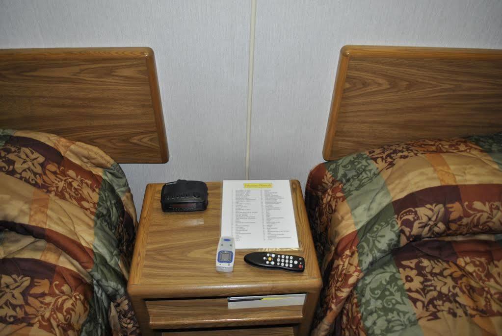 Waconia Inn And Suites Ngoại thất bức ảnh
