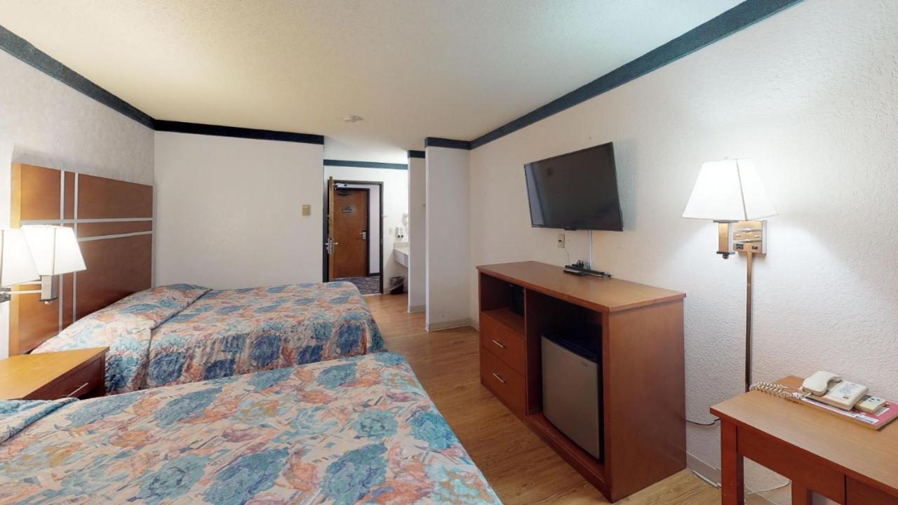 Waconia Inn And Suites Ngoại thất bức ảnh